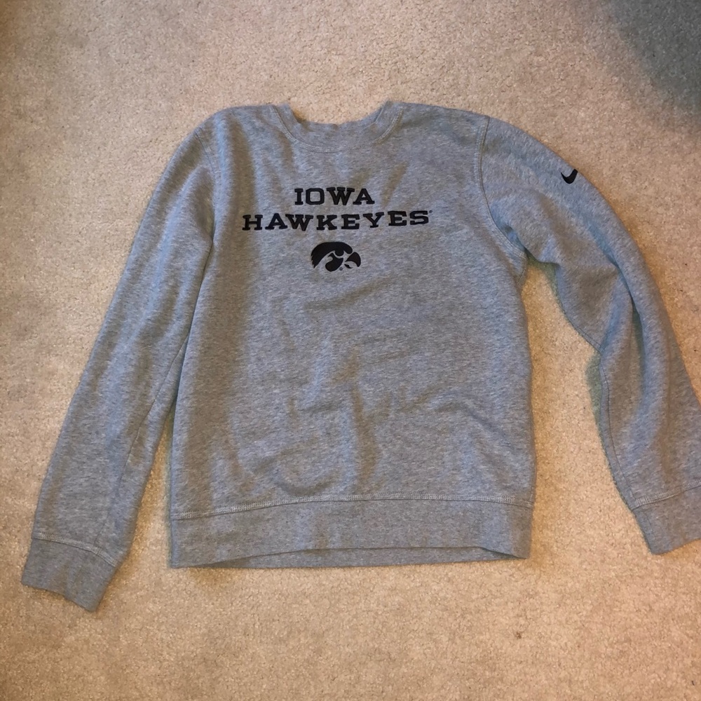 Iowa Hawkeyes grey crew sweatshirt, size S